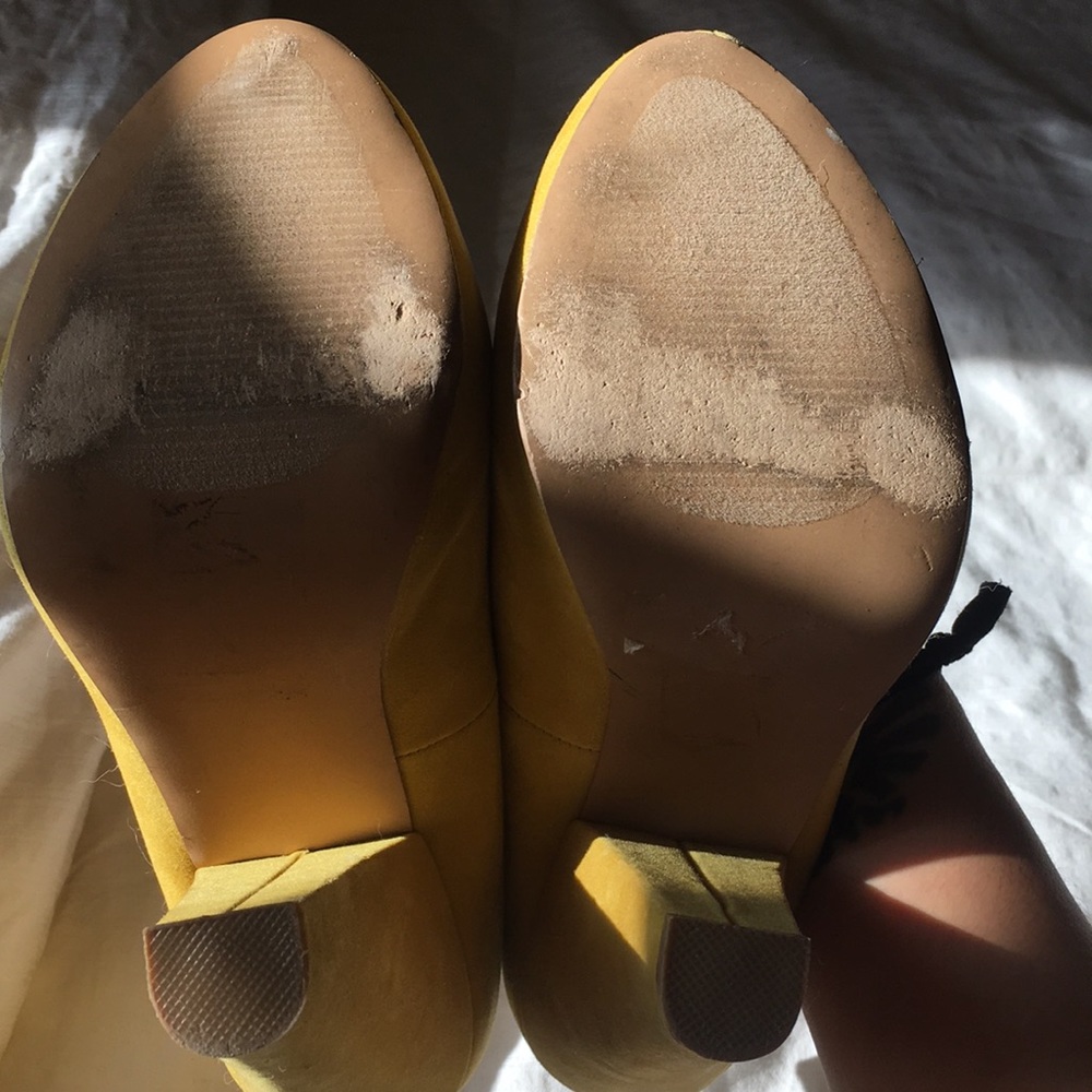 Yellow heels - Picture 4 of 4
